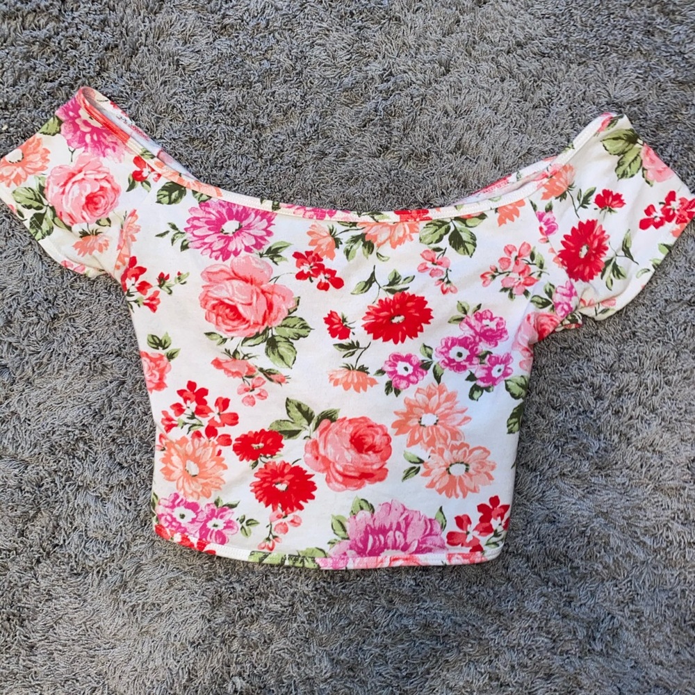 ABERCROMBIE AND FITCH FLORAL CROP TOP